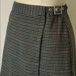 Green plaid skirt with buckle